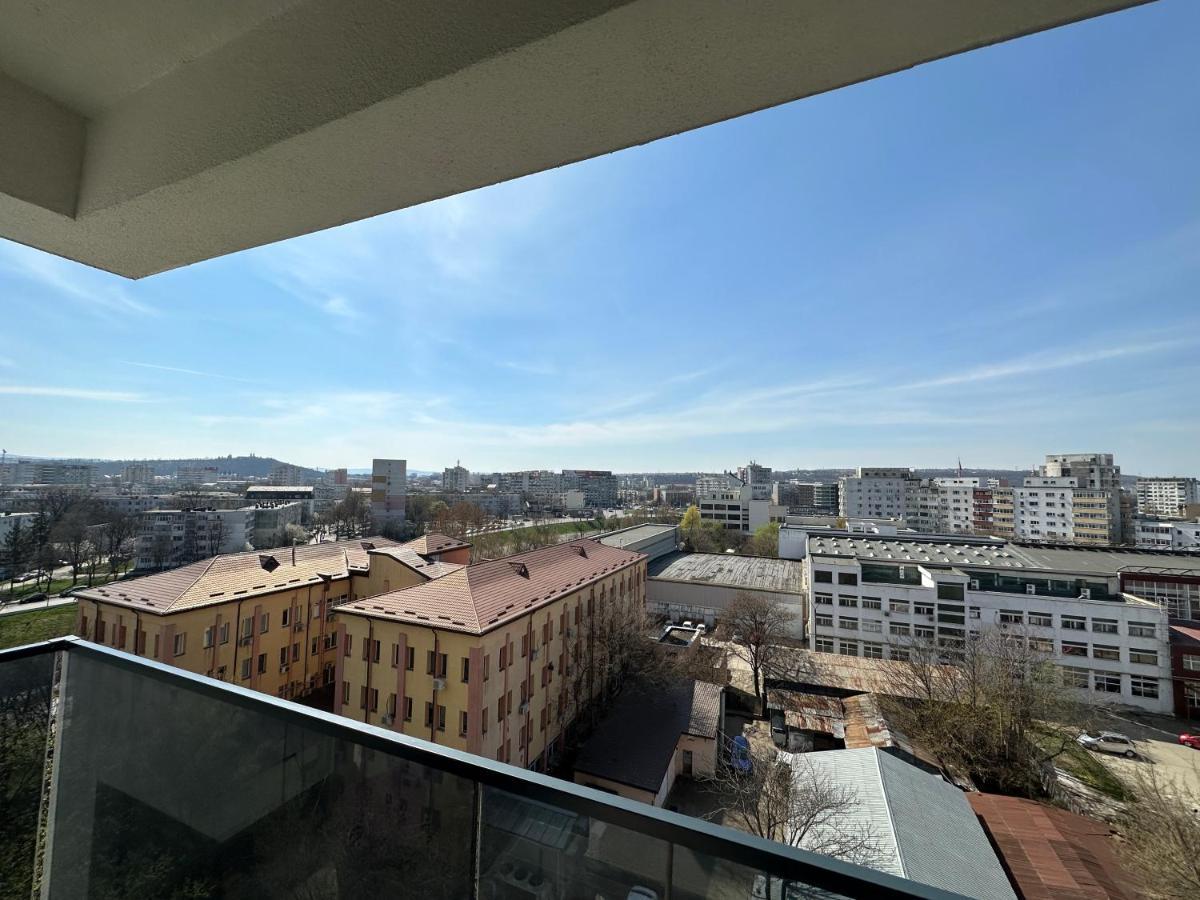 Renting Solutions Studio Yaş Dış mekan fotoğraf