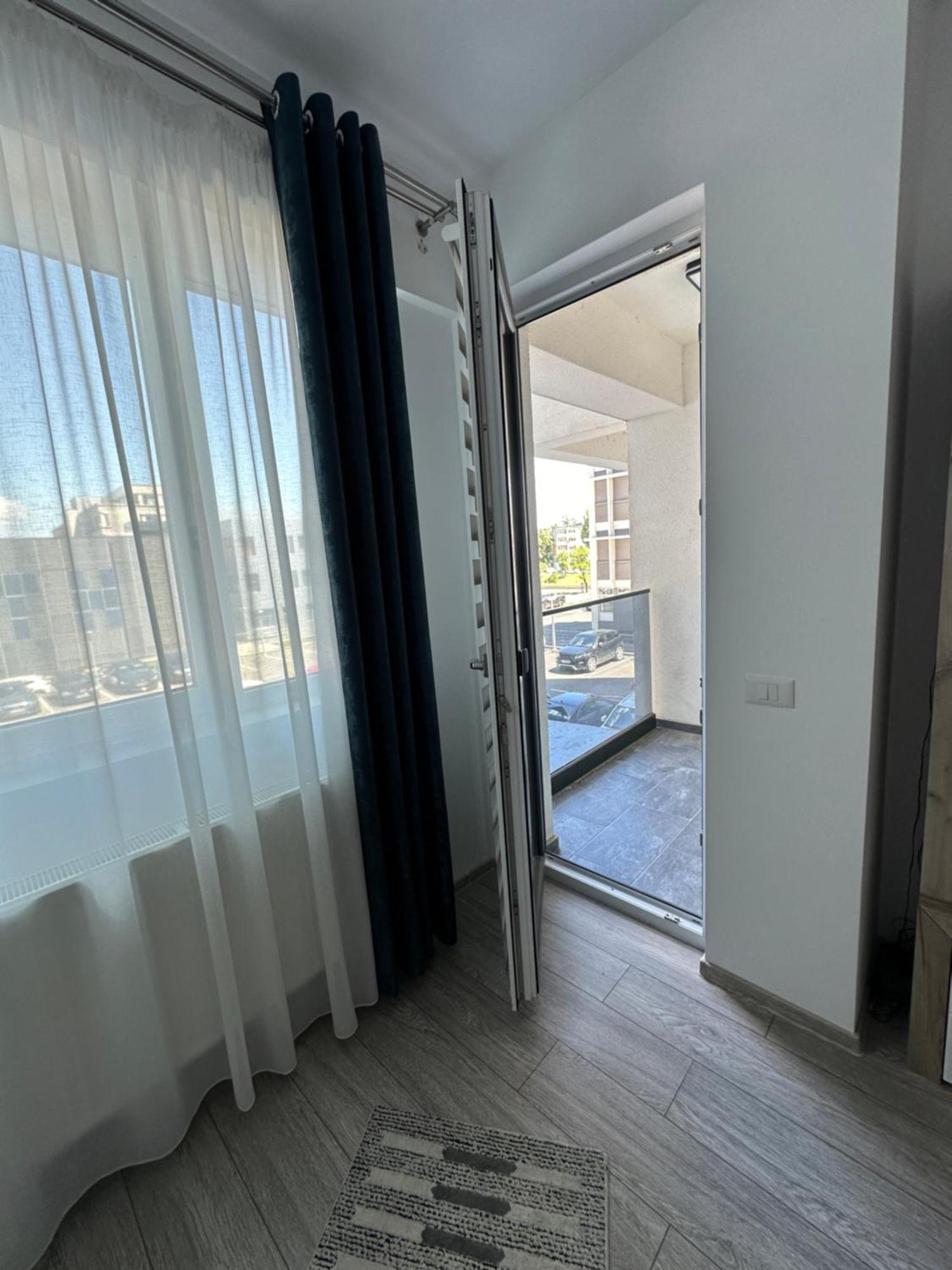 Renting Solutions Studio Yaş Dış mekan fotoğraf